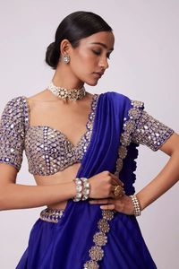 Lehenga de Georgette Suave Estilo Mariposa de Boutique India con Hermoso Trabajo de Lámina y Espejo, Ideal para Fiestas y Bodas, el Más Vendido, Ropa Festiva Moderna para Mujer - Product Image 2