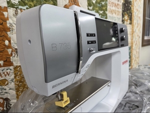 TOUT NEUF QuickSales Berninas 735 Machines à coudre/à matelasser/à broder Meilleures ventes - Product Image 1