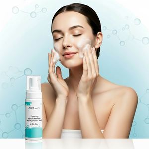 Nettoyant moussant pour le visage Glee Impex avec acide hyaluronique pour le contrôle du sébum, l'hydratation et les peaux grasses - Product Image 2