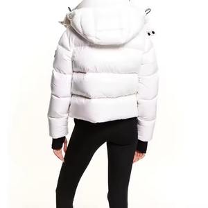 เสื้อแจ็คเก็ตพัฟเฟอร์ผู้หญิงแบบมีฮู้ดสำหรับฤดูหนาว ผลิตตามสั่ง ขายส่ง ผ้าถัก ผ้าแคนวาส น้ำหนักเบา อุ่น ระบายอากาศได้ดี เป็นมิตรกับสิ่งแวดล้อม คุณภาพพรีเมียม - Product Image 4