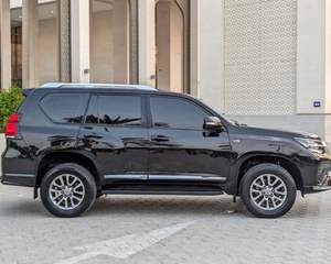 Toyota Prado VXR 2023, Equipamiento Completo, Exterior Negro, Muy Limpio, Perfecto Estado, Recién Importado, Caja de Cambios Automática, Neumáticos R17, Volante a la Izquierda - Product Image 3