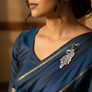 Colgante de Dragón de Plata 925 con Gema Verde Corte Esmeralda, Joyería Única para Hombre con Colgantes de Oro Rosa y Platino - Product Image 1