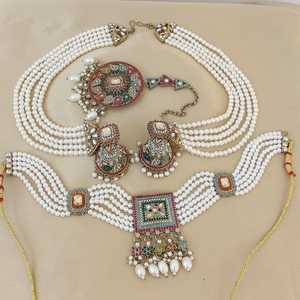 Conjunto de collar de fabricante indio con pendientes Earchain y conjunto de collar de Gargantilla Maang Tikka perfecto para bodas y ropa de fiesta - Product Image 2