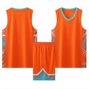 Uniformes de basket-ball unisexes personnalisés imprimés par sublimation, ensembles de maillots de basket-ball en polyester respirant OEM - Product Image 4