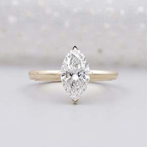 Anillo de Compromiso Solitario con Certificado IGI, Diamante de Corte Marquesa con Halo Oculto, Anillos de Diamantes Certificados - Product Image 1