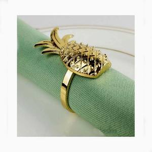 Rond de serviette en acier inoxydable de qualité supérieure Décoration de table moderne au design ananas en relief doré élégant - Product Image 5