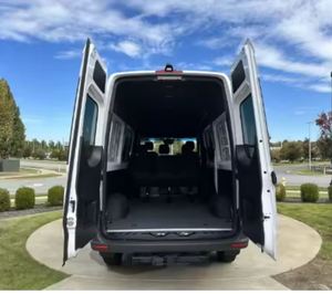 Buen Estado, USADO, LIMPIO, Furgoneta de Pasajeros Benz Sprinter 2500 144 2023, Tracción en las Cuatro Ruedas - Product Image 2