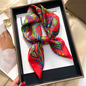 Nouveau Foulard Carré Imprimé Numérique à Pois, Pied-de-Poule et Paisley, Couleur Café, Fin et Lisse, Style Vintage, Protection Solaire pour Femme - Product Image 6