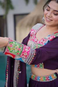 Ensemble moderne de lehenga choli et dupatta de créateur, idéal pour les fêtes - Product Image 4