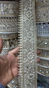 Encaje Zari Brillante de Diseño Personalizado, Adorno de Perlas y Pedrería, Material de Poliéster/Nailon, Duradero y Ecológico para - Product Image 4