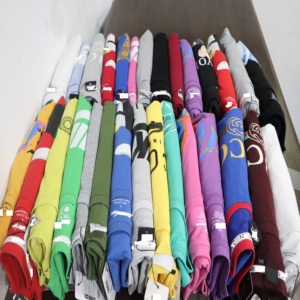 T-shirt uni OEM T-shirt en coton et polyester avec impression de logo personnalisé privé T-shirt à col rond de couleur unie prix de gros bon marché - Product Image 4