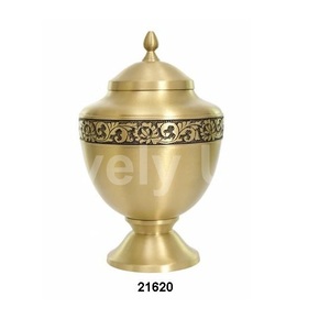 Urne funéraire pour adultes en métal massif gravé de fleurs et de feuilles en laiton pour cendres humaines (doré et bronze) Sac en velours gratuit - Product Image 1