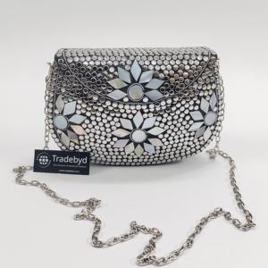 Pochette de soirée en métal scintillant pour femme moderne accessoire de mode élégant pour événements Tradebyd - Product Image 1