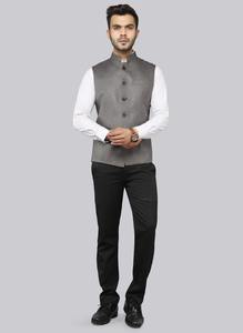 Gilet élégant gris foncé pour homme, idéal pour les tenues professionnelles, les uniformes du personnel hôtelier, les événements, les cérémonies et l'utilisation quotidienne au bureau, disponible en promotion. - Product Image 2