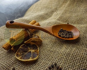 Ustensiles de cuisine vietnamiens faits à la main, écologiques, en bois, avec logo personnalisé, cuillères en bois, ensemble de cuillères, haute qualité, faible impôt, design moderne - Product Image 1