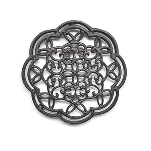 Trivet ดูเรียบง่ายและมีระดับด้วยการออกแบบใหม่ การออกแบบที่เป็นเอกลักษณ์ด้วยขี้เกียจโลหะชุบนิกเกิลขัดเงาสําหรับใช้ในบ้านและห้องครัว - Product Image 5