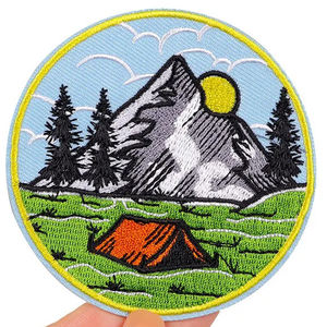 Écussons brodés pour camping en montagne, motifs colorés de montagnes et d'arbres, patchs tissés pour vestes et chapeaux, appliques thermocollantes fleurs et cœurs - Product Image 1