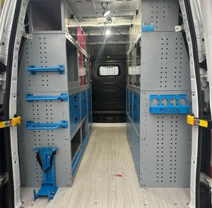 Sistema de Almacenamiento para Camionetas Comerciales con Armarios de Exhibición, Cajones para Piezas Pequeñas y Estantes Móviles para Talleres, para Todo Tipo de Vehículos - Product Image 2