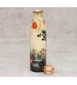 Exclusiva Botella de Cobre para Beber Agua con Diseño Floral Esmaltado, Beneficios Ayurvédicos para la Salud, 100% Pura y Anticorrosiva - Product Image 1