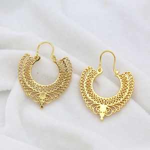 ต่างหูทองเหลืองทุบสีทองดีไซเนอร์งานปาร์ตี้แฟชั่นเครื่องประดับหูสุดพิเศษของขวัญที่สมบูรณ์แบบสำหรับเธอ - Product Image 2