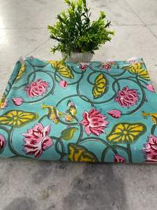 ชุดเดรสผ้าฝ้ายสำหรับผู้หญิงผ้าพิมพ์ลายดอกไม้สีชมพูพิมพ์ลายดอกไม้ด้วยมือของอินเดีย - Product Image 5