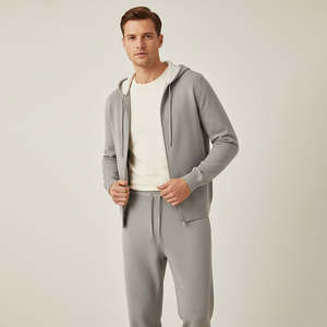 Sudadera con Capucha y Pantalones Deportivos de Punto, Personalizados, de Algodón Merino Extrafino, Suaves al Tacto - Product Image 1