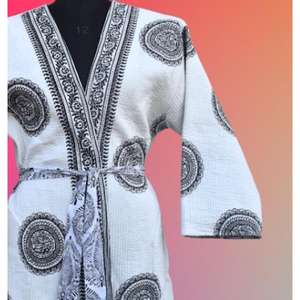 Chaqueta de kimono acolchada, abrigo de invierno bohemio con estampado de bloques a mano de algodón, ropa de abrigo étnica cálida para mujer, ligera y elegante - Product Image 3