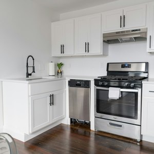 Meuble mural de cuisine supérieur avec porte relevable à vérin à gaz ou mécanisme de levage, largeur personnalisable - Product Image 3