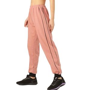 กางเกงวอร์มผ้าฟลีซทรงโอเวอร์ไซส์สำหรับผู้หญิง สัมผัสนุ่มสบาย เหมาะสำหรับใส่ลำลอง ออกกำลังกาย หรือใส่เที่ยวกลางแจ้ง - Product Image 1