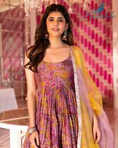 Vestido de seda Chanderi de la colección premium más tendencia pesado y hermoso con Dupatta con trabajo impreso digital al precio más bajo - Product Image 6