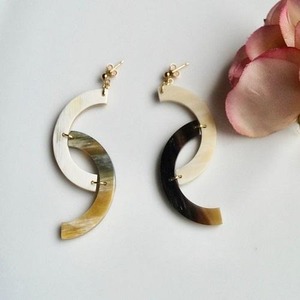 Pendientes de aro de cuerno de búfalo tallado orgánico al por mayor pendientes de gota en forma de corazón de moda de mujer eco-consciente animal náutico - Product Image 5