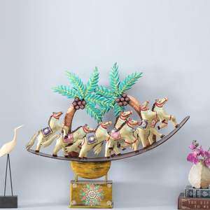 Cheval de course multicolore Figurine en fer Design contemporain Décoration de table légère pour le salon - Product Image 1