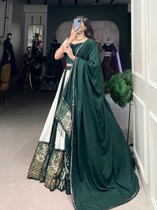 Diseñador estilo Bollywood puro rayón Lehenga Choli pesado liso impreso espejo trabajo encaje Gota Patti para boda invierno verano desgaste - Product Image 5