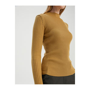 Pull en tricot à col rond en viscose mélangée pour femmes Modèle W24HQ331 - Product Image 4