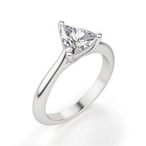 Cadeau de bague solitaire en diamant taillé trillion pour femme - Product Image 2