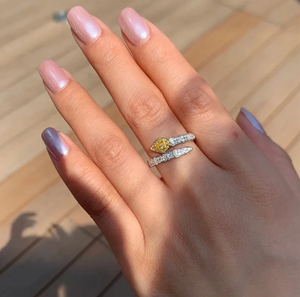 Anillo de serpiente de oro blanco de 18 quilates con cabeza de diamante amarillo, joyería de racimo personalizada para mujer, anillo de racimo de diamante amarillo a la moda - Product Image 4