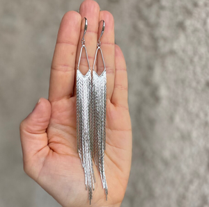 Créations Artisanales 5 Pouces de Longueur |   Boucles d'oreilles à franges hypoallergéniques - Or - Longues - Product Image 2