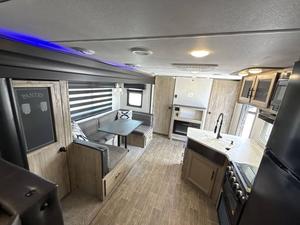 Autocaravana Usada Modelo 2022 F-o-r-e-s-t R-i-v-e-r A-l-p-h-a W-o-l-f 23DBH-L - Product Image 2