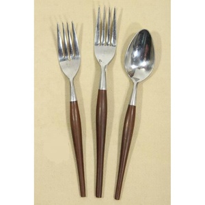 Ensemble de couverts modernes en acier inoxydable avec manche en bois unique Ensemble de couverts de luxe de haute qualité pour la maison, le restaurant et le mariage - Product Image 1