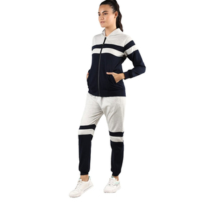 Ensemble de survêtement pour femme, dernière tendance, vente chaude, articles de sport d'été, style streetwear, manches longues, shorts, ensemble deux pièces, ODM Pakistan - Product Image 1