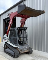 Livraison rapide disponible sur le tracteur agricole Takeuchi TL6R 4wd d'occasion de haute qualité Machine en excellent état conçue