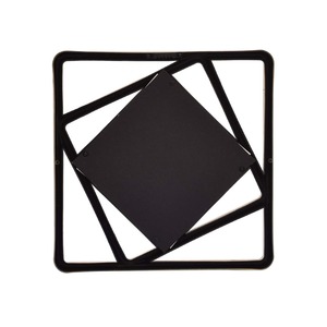 Ensemble de 3 miroirs muraux décoratifs carrés modernes en métal faits à la main, très demandés, dorés, Azora Industries, pour hôtel, maison, salle de bain - Product Image 4