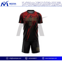 Uniformes de Fútbol al por Mayor 2026, Color Negro y Rojo, Personalizables con Impresión, Tela 100% Poliéster Transpirable, Conjuntos de Camisetas de Fútbol para Hombre