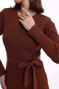 Robe en tricot à col rond pour femmes manches longues ceinture chaude et flexible détail haute qualité hiver nouvelle mode personnalisable services OEM - Product Image 6