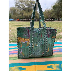 Bolso Tote Reversible de Terciopelo y Algodón Acolchado Estilo Boho Chic para Mujer, Bolso de Compras Ecológico y Sostenible, Color Ocre, para la Playa - Product Image 3