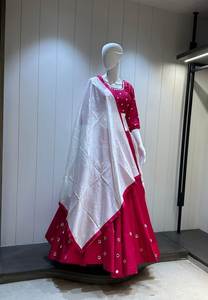 Trendmalls mujer arte seda bordado A-Line Lehenga Choli con Dupatta cintura Natural lentejuelas trabajo para invierno - Product Image 4
