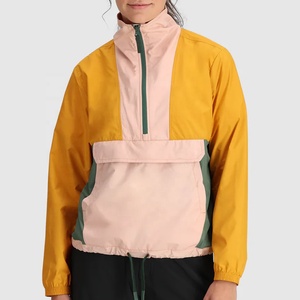 Chaqueta de senderismo al aire libre impermeable cortavientos con capucha para mujer con logotipo personalizado OEM para verano e invierno talla grande con cierre de cremallera - Product Image 2