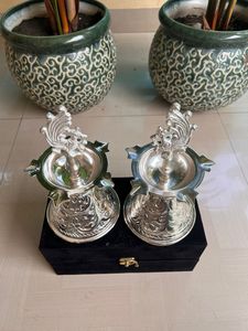 Juego hecho a mano de dos candelabros de metal, lámpara de pie para el hogar y la decoración de la boda, versátil para la sala de estar de la casa interior - Product Image 6