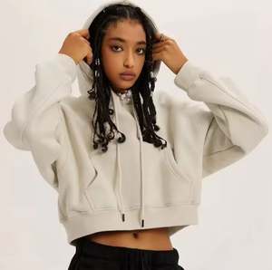 Ensemble de deux pièces d'été pour femmes à capuche avec logo personnalisé Ensemble de sweat à capuche zippé pour femmes - Product Image 4