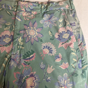 กางเกงขาสั้นโปโลสำหรับผู้ชายที่สวมใส่สบายทุกวัน ออกแบบด้วยวัสดุที่ยืดหยุ่นและน้ำหนักเบา ให้การเคลื่อนไหวที่ราบรื่น - Product Image 2